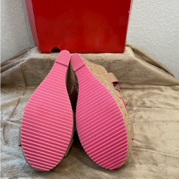 Elle Tan/Pink Wedges - Picture 2 of 3